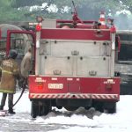 Funcionários contaram que, no momento do incêndio, vários caminhões estavam estacionados no pátio de distribuidora de combustíveis em Duque de Caxias